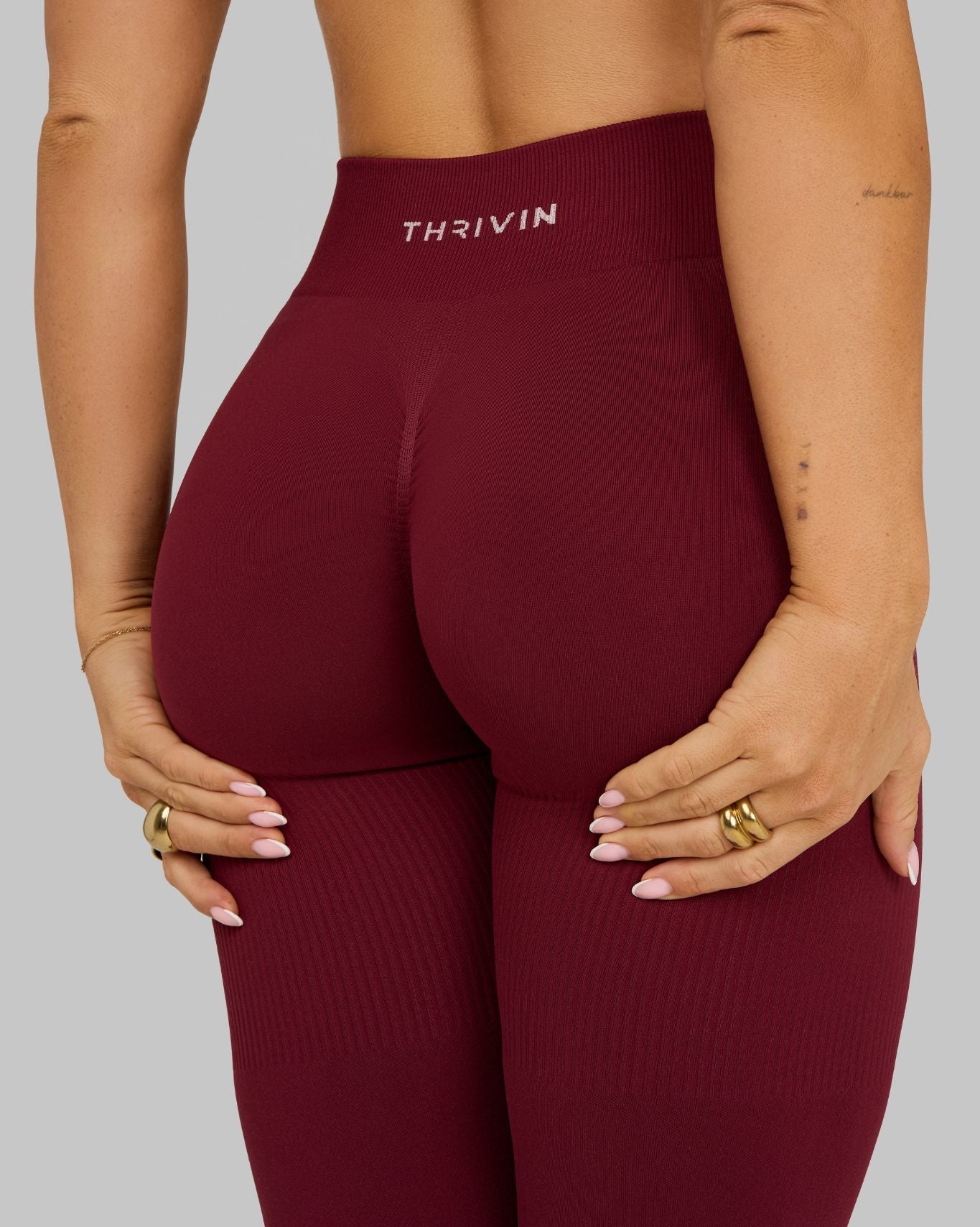 Legging froncé sculptant à taille mi-haute Elevate™ | Lie de vin