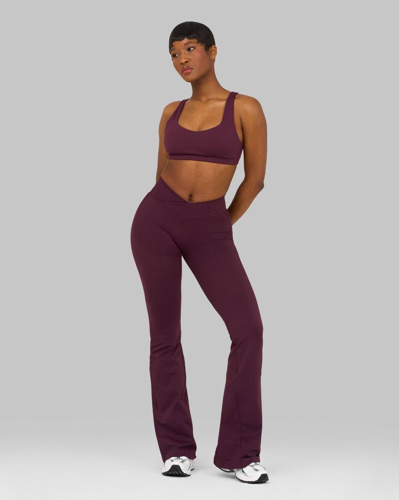 Flare froncé à taille mi-haute en V Elevate™ Sculpting | Prune d'hiver