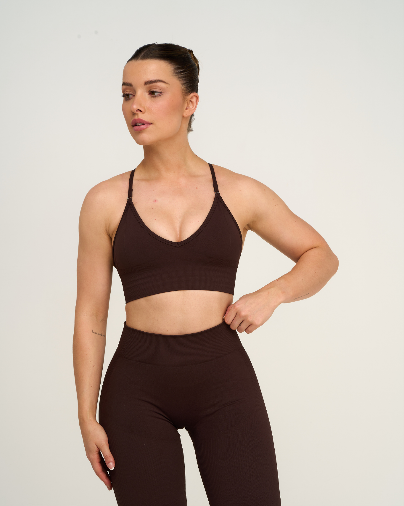Soutien-gorge sans coutures sculptant multi-voies Elevate™ | Café