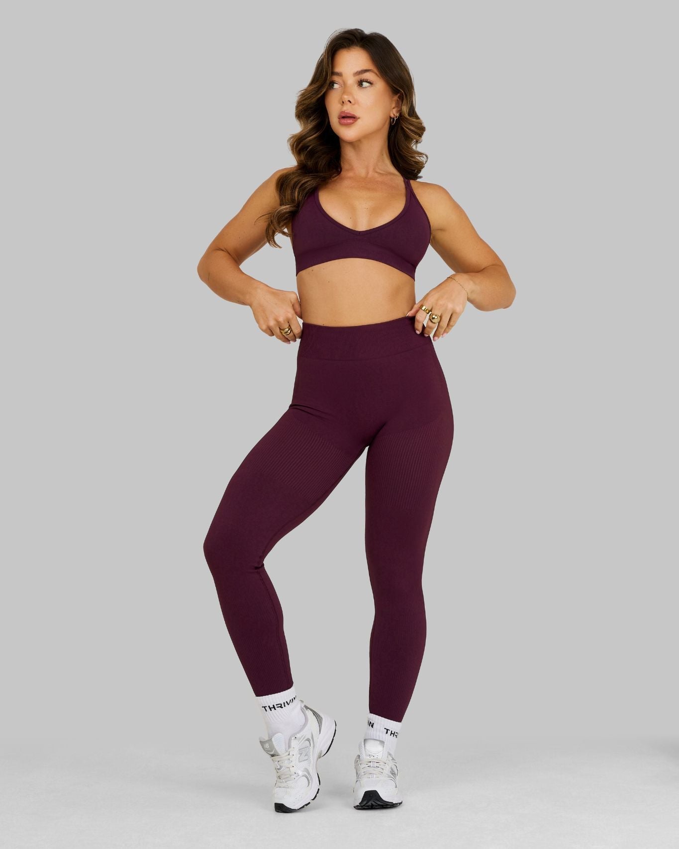 Leggings Sculptant Taille Moyenne à Effet Froncé Elevate™ | Prune Hivernale