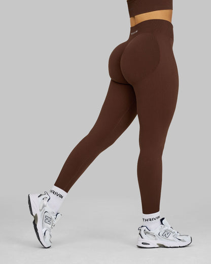 Legging sculptant taille mi-haute Elevate™ Scrunch | Brun Bourbon