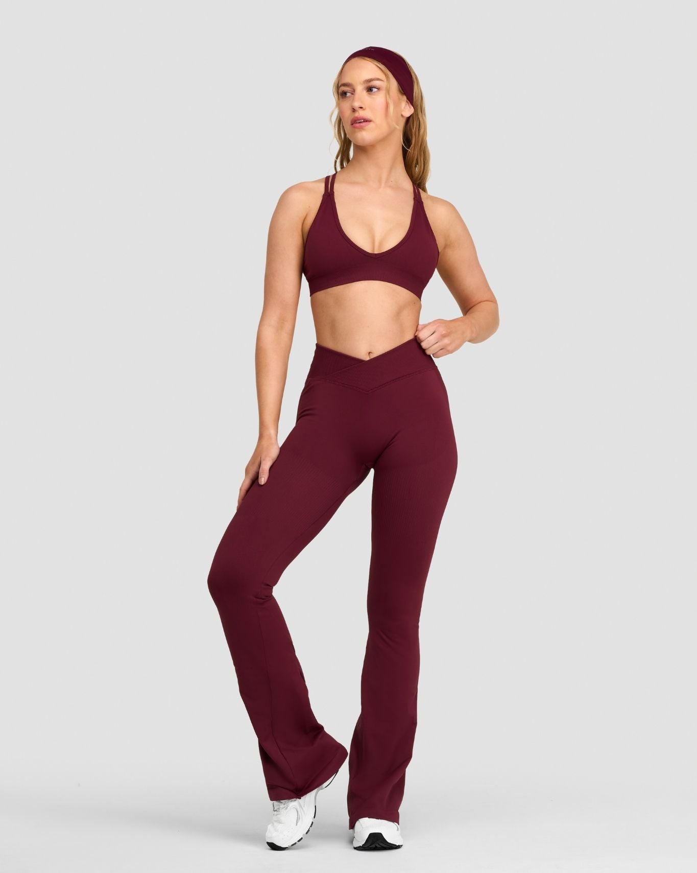 Legging galbant taille mi-haute en V Elevate™ Scrunch évasé | Bordeaux