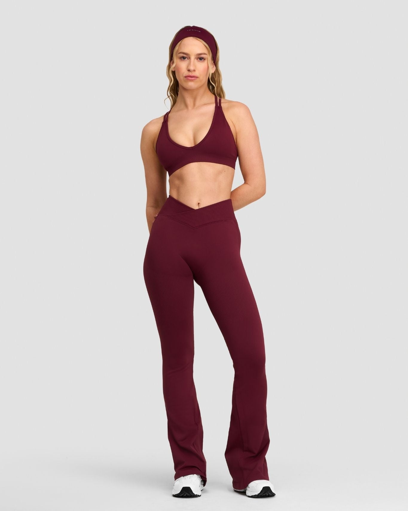 Legging galbant taille mi-haute en V Elevate™ Scrunch évasé | Bordeaux