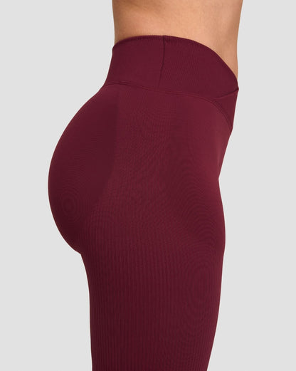 Legging galbant taille mi-haute en V Elevate™ Scrunch évasé | Bordeaux