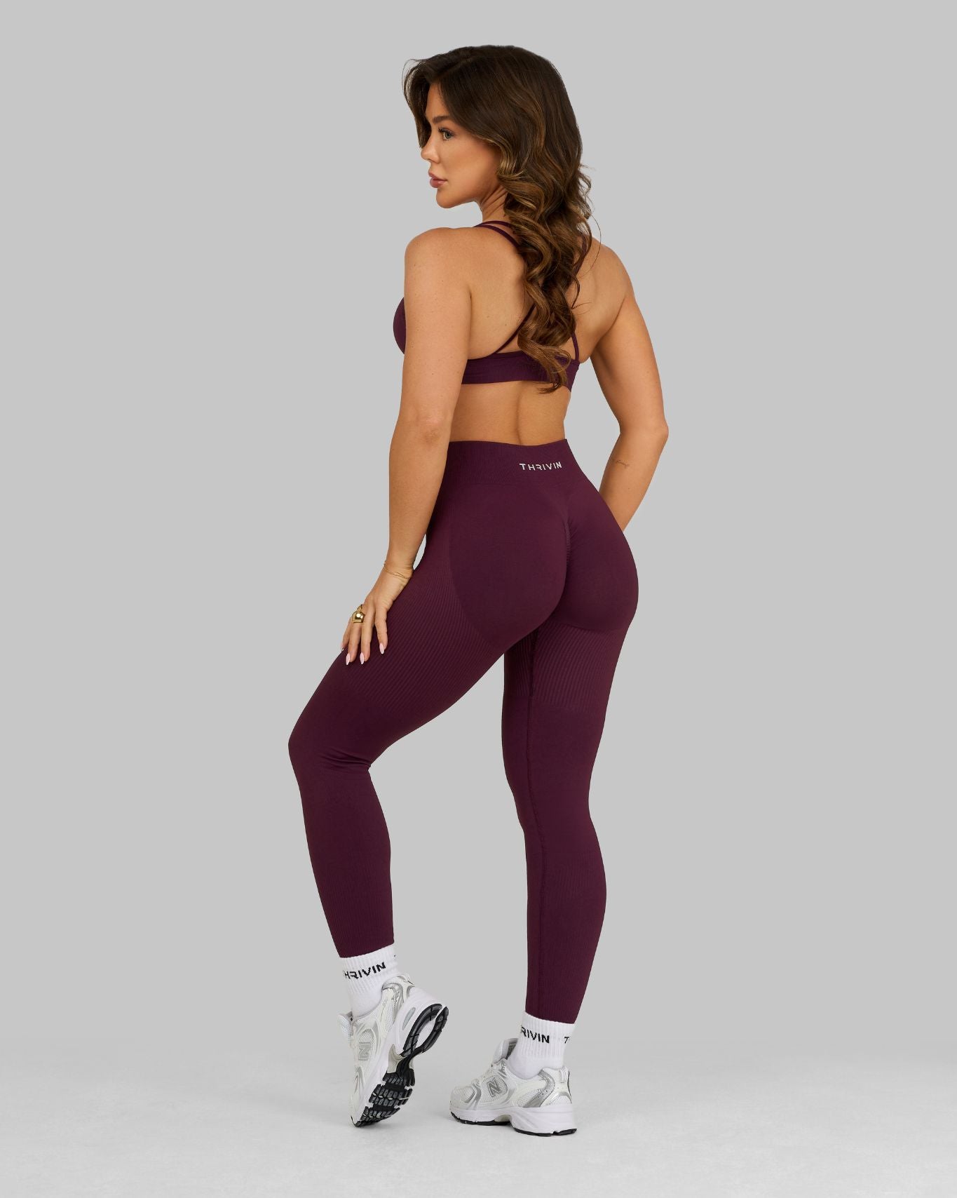 Leggings Sculptant Taille Moyenne à Effet Froncé Elevate™ | Prune Hivernale