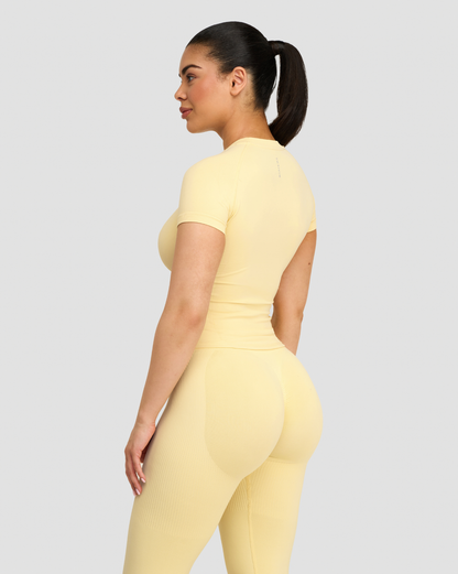 T-shirt de compression Elevate™ | Beurre doré