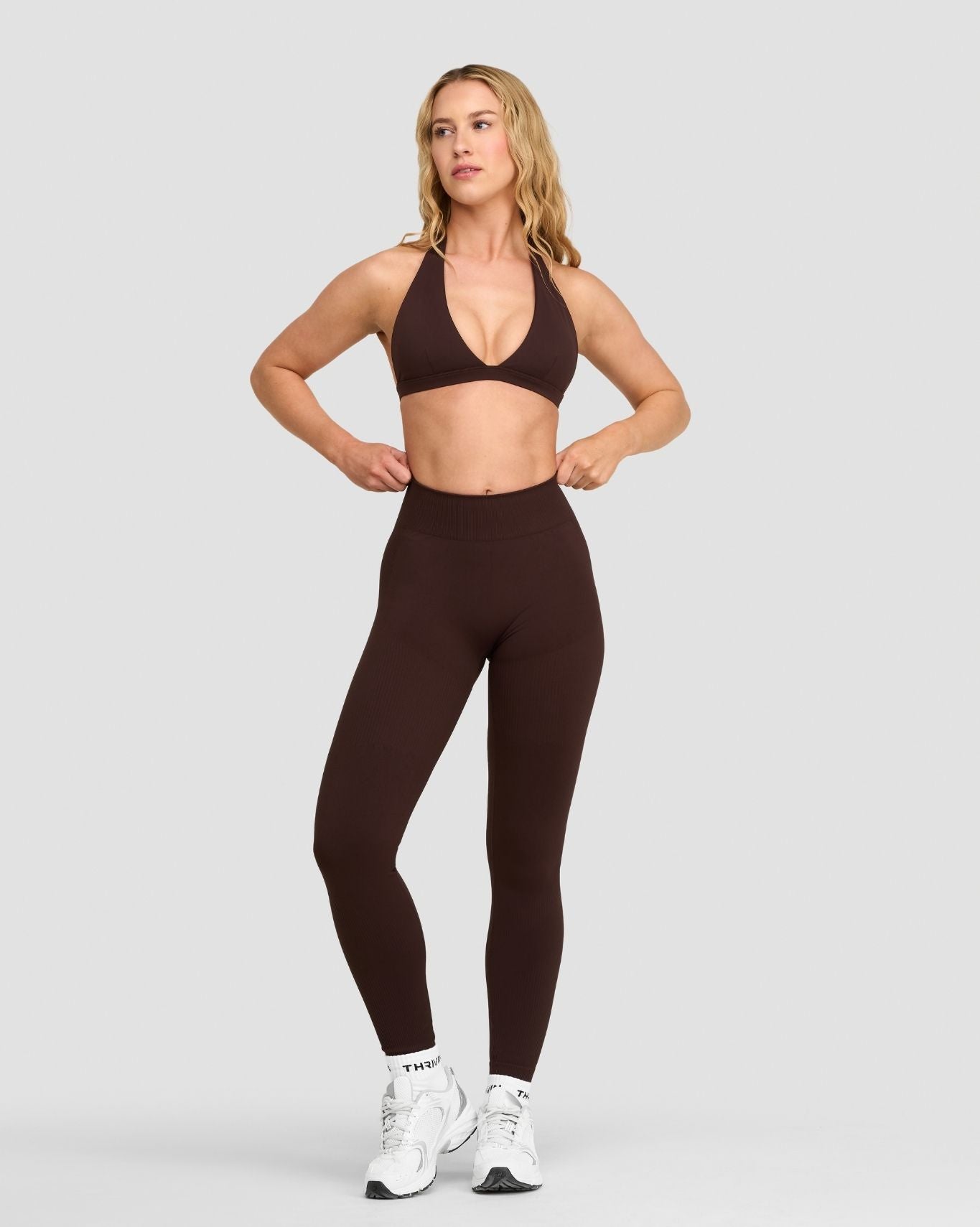 Soutien-gorge dos nu en V sans coutures galbant Elevate™ | Café